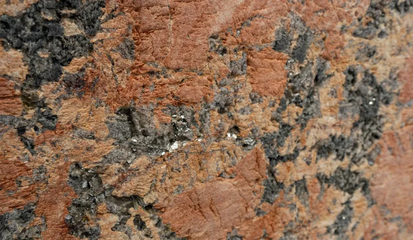 Гранит Alaska Red